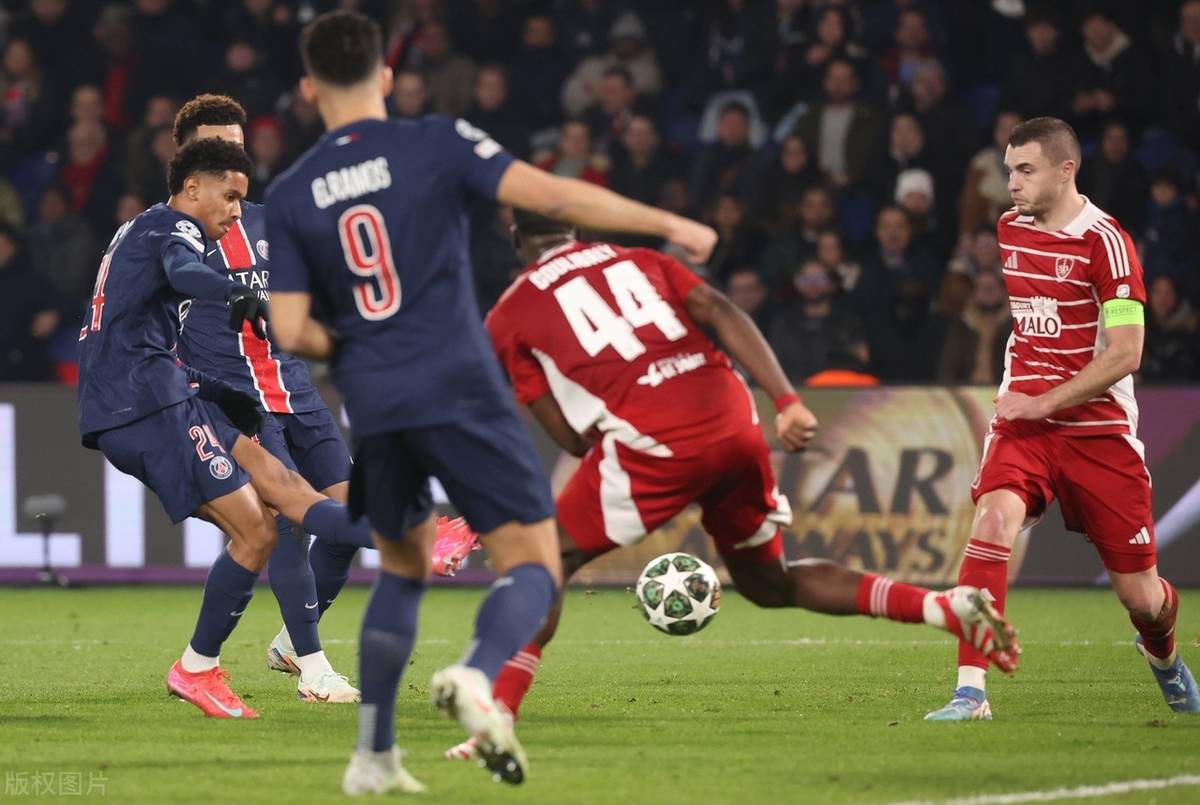 乐动官方网址 - 阿扎伦卡关键节点赛况扑朔迷离，巴黎圣日耳曼带队取胜！